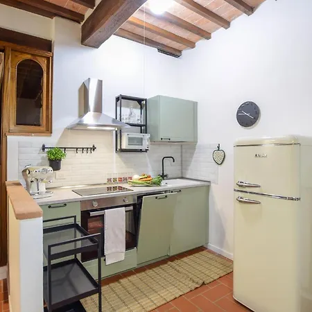 アパート Stunning In モンティッキエッロ